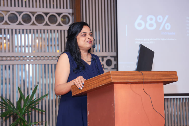 Mrs Swapnaja Kulkarni
